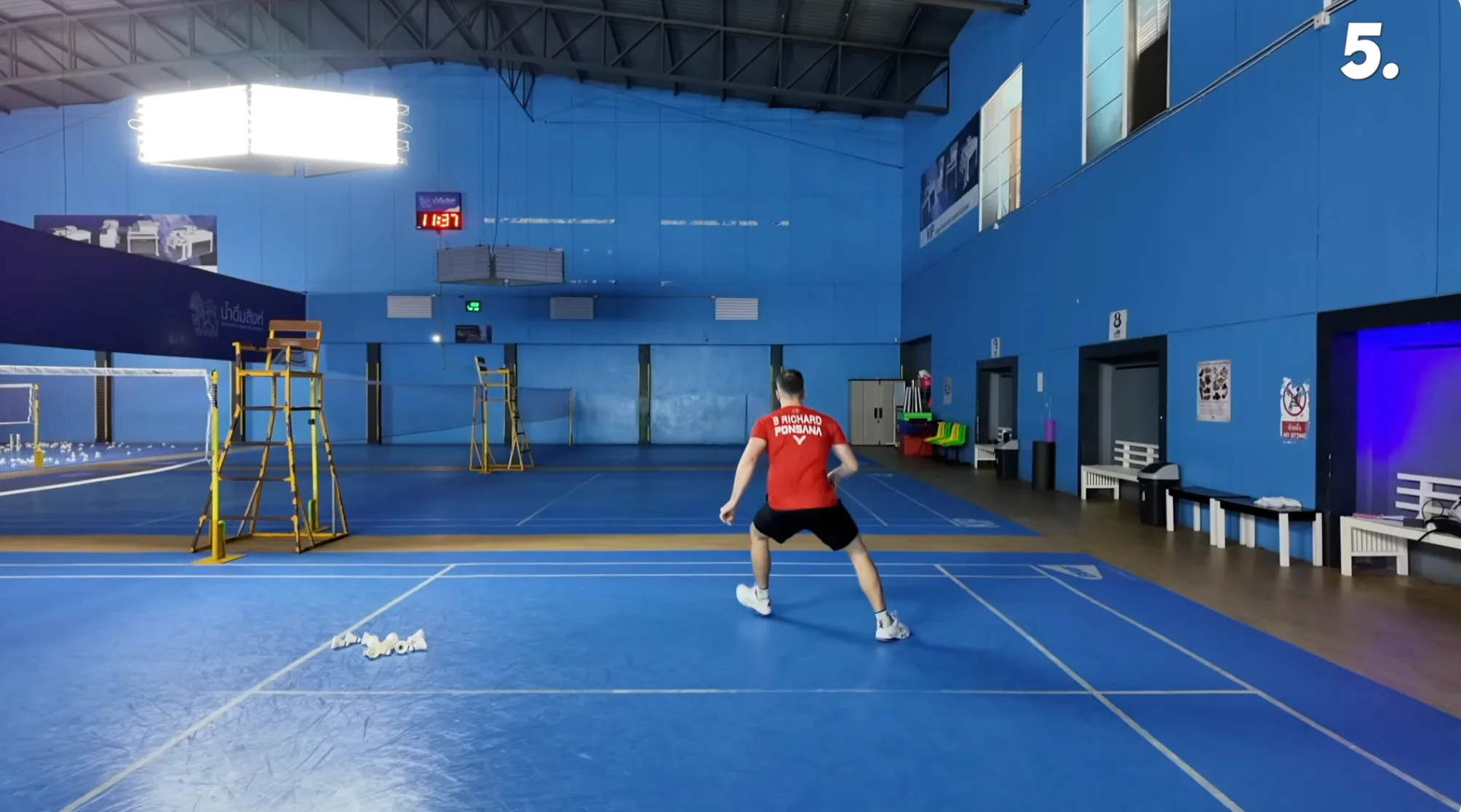 Échauffement badminton étape 3 : déplacements spécifiques et montée du cardio sur le terrain